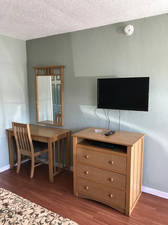 Economy Inn Модесто Экстерьер фото